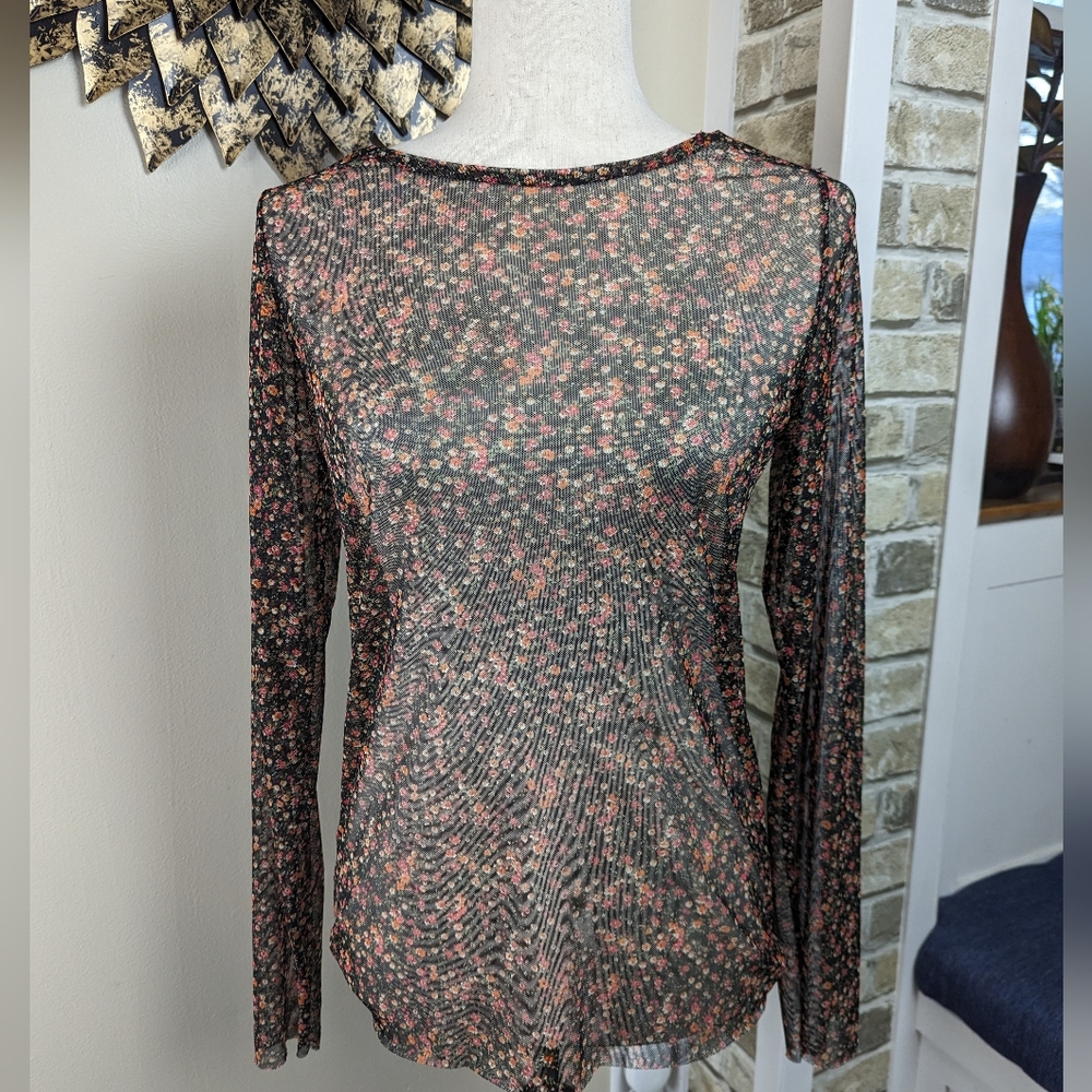 NWT Willow Root Sheer Long Sleeve Floral Blouse Size Medium